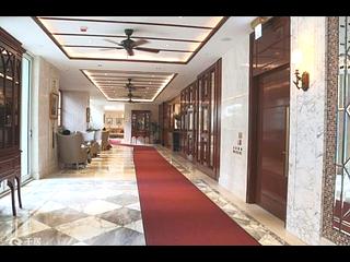 Wan Chai - The Avenue 09