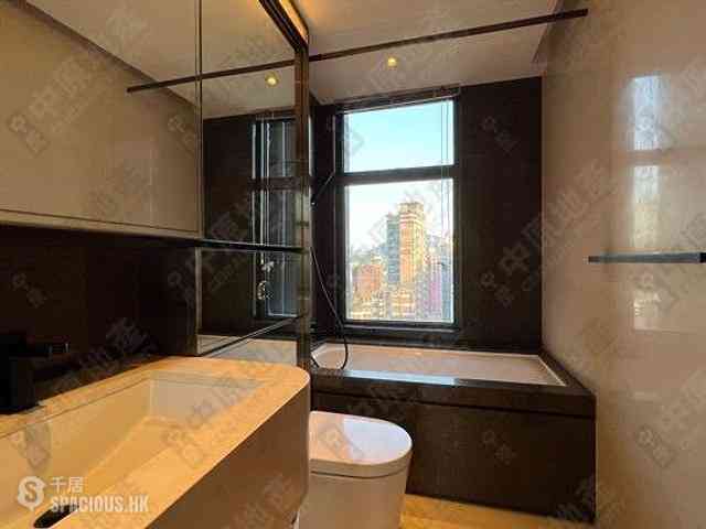 Mid Levels Central - Arezzo 14