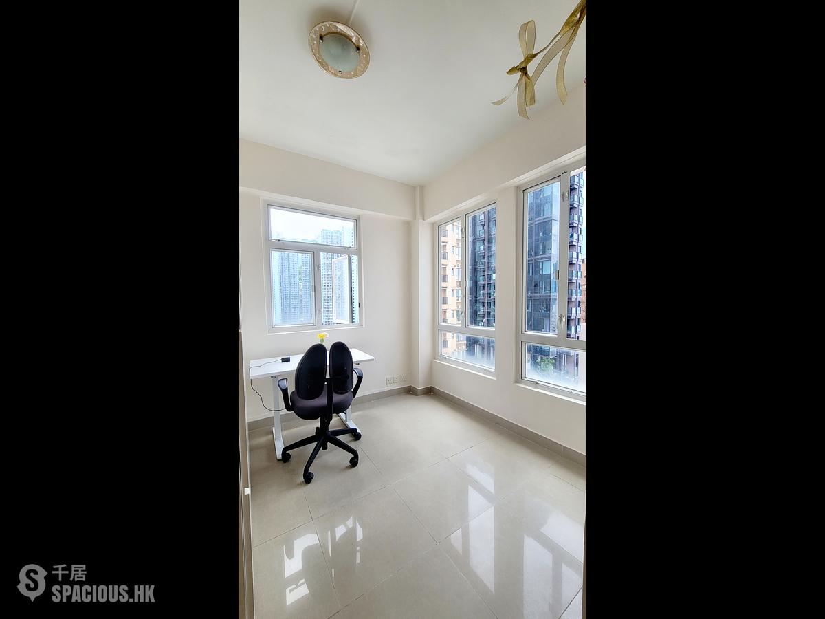 Sai Wan Ho - Lee Ga Building 01
