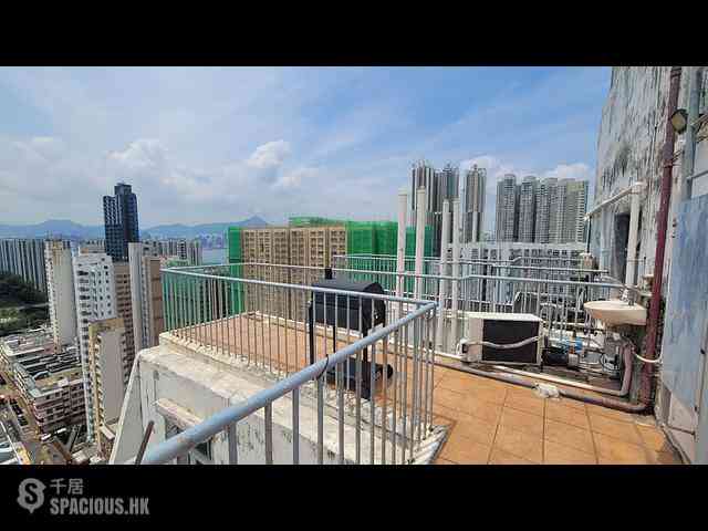 Sai Wan Ho - Lee Ga Building 12