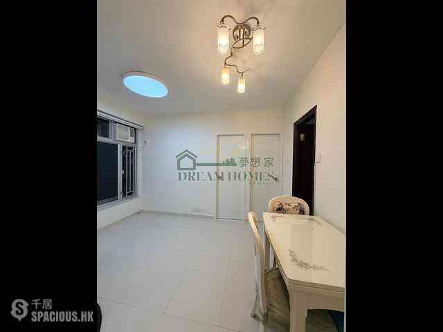 Sai Ying Pun - King Ming Mansion 02