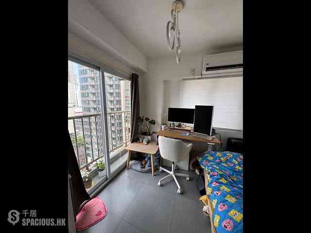 Sai Ying Pun - Fung Yat Building 01