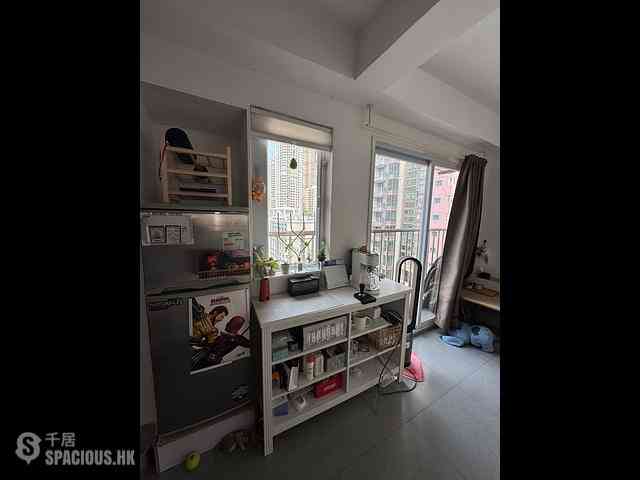 Sai Ying Pun - Fung Yat Building 02