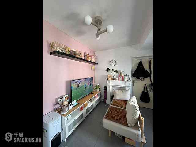 Sai Ying Pun - Fung Yat Building 03