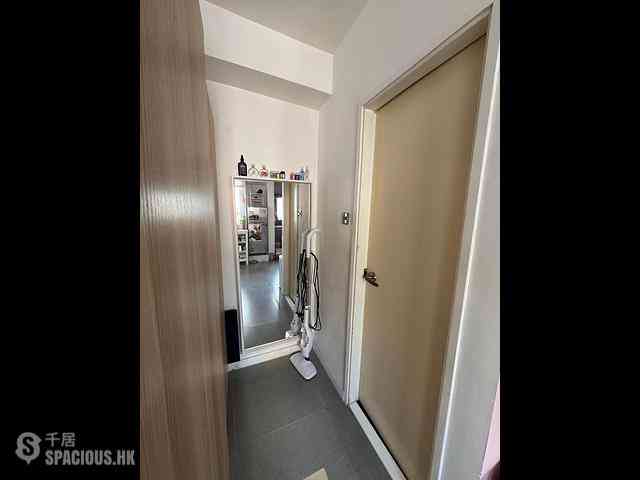 Sai Ying Pun - Fung Yat Building 05
