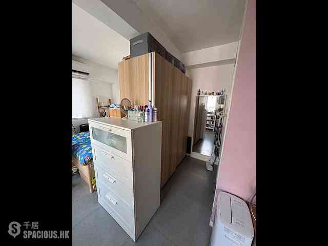 Sai Ying Pun - Fung Yat Building 09