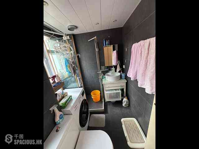 Sai Ying Pun - Fung Yat Building 10