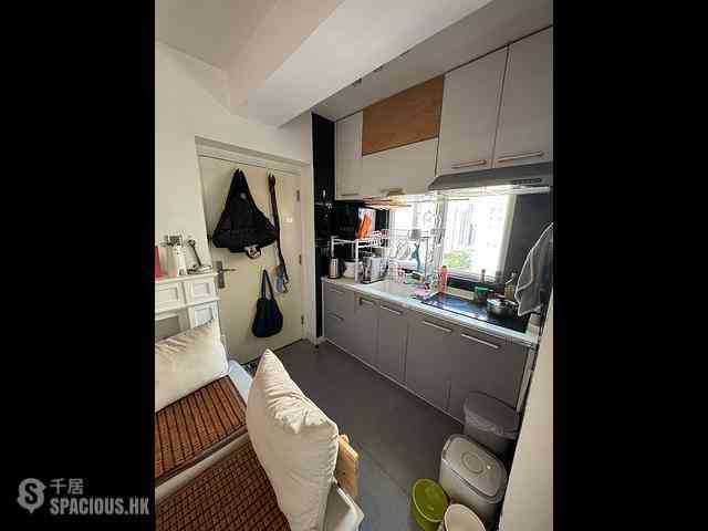 Sai Ying Pun - Fung Yat Building 11