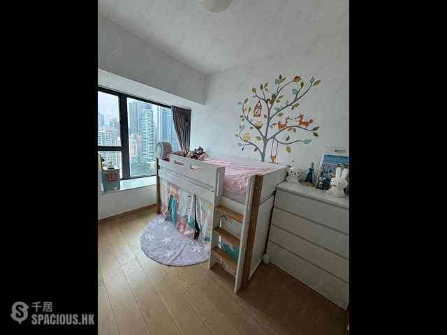 Sai Ying Pun - Centre Place 04