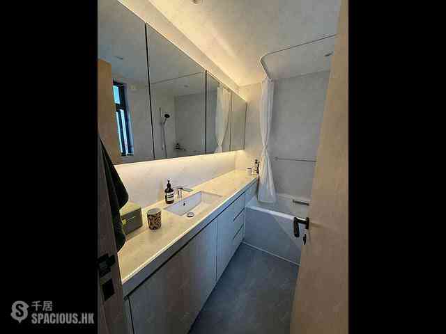 Sai Ying Pun - Centre Place 05