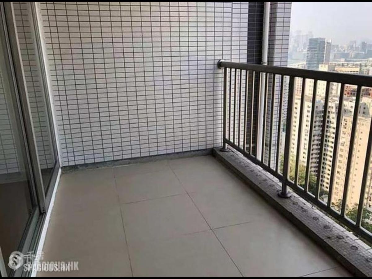 Braemar Hill - Sky Scraper 01