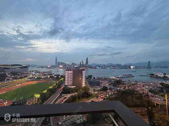 Wan Chai - The Gloucester 01