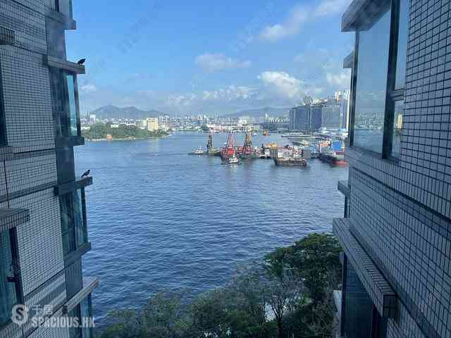 Tai Kok Tsui - The Long Beach 01