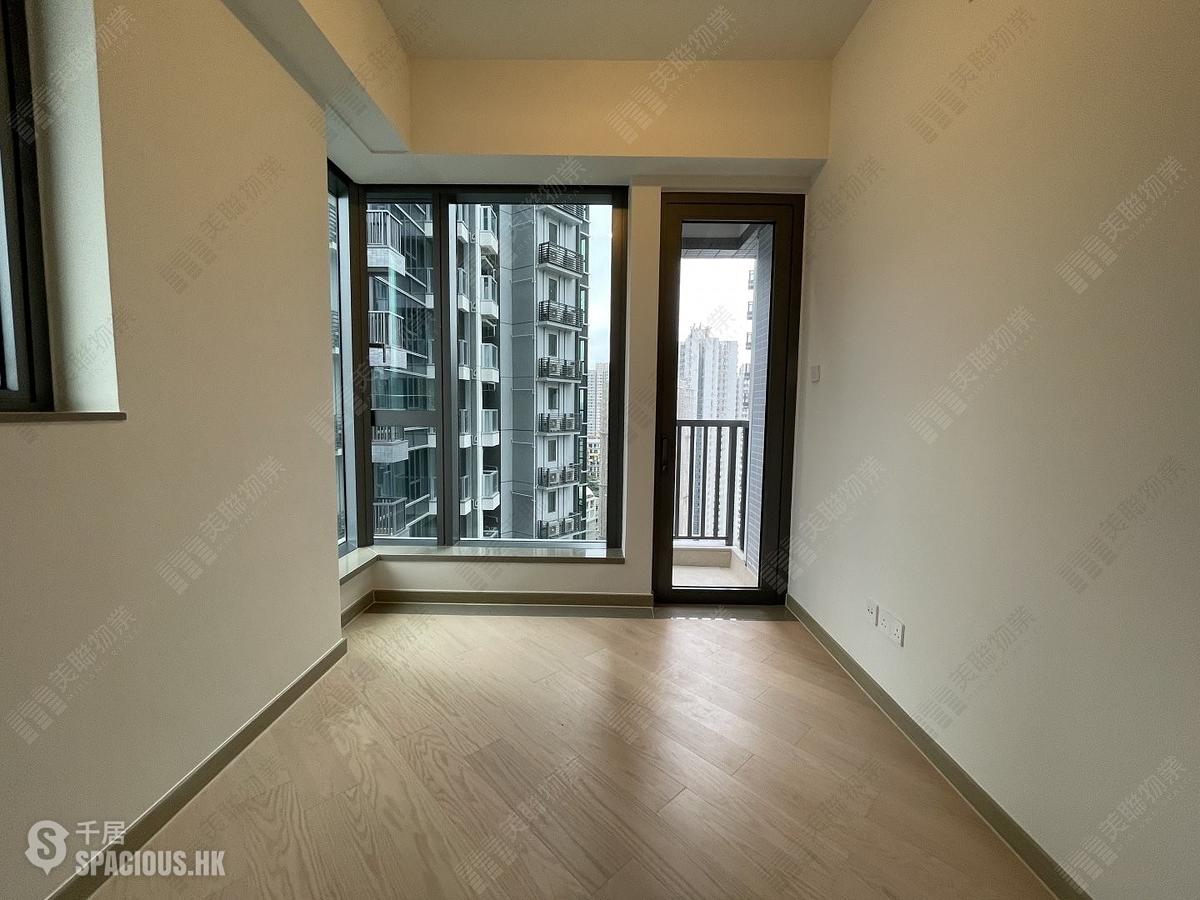 Wong Chuk Hang - The Southside Phase 1 Southland Tower 2B 01