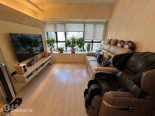 Mid Levels Central - The Grand Panorama 01