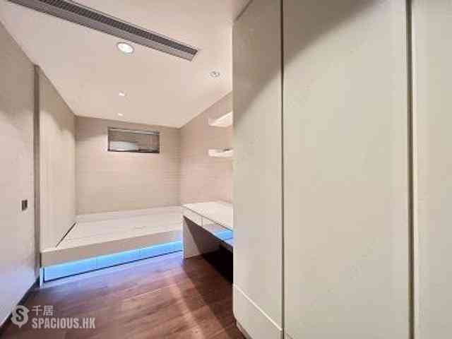 Mid Levels Central - Kennedy Heights 12