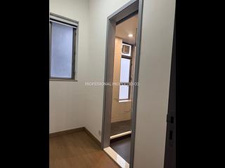 Sai Ying Pun - Island Crest 06