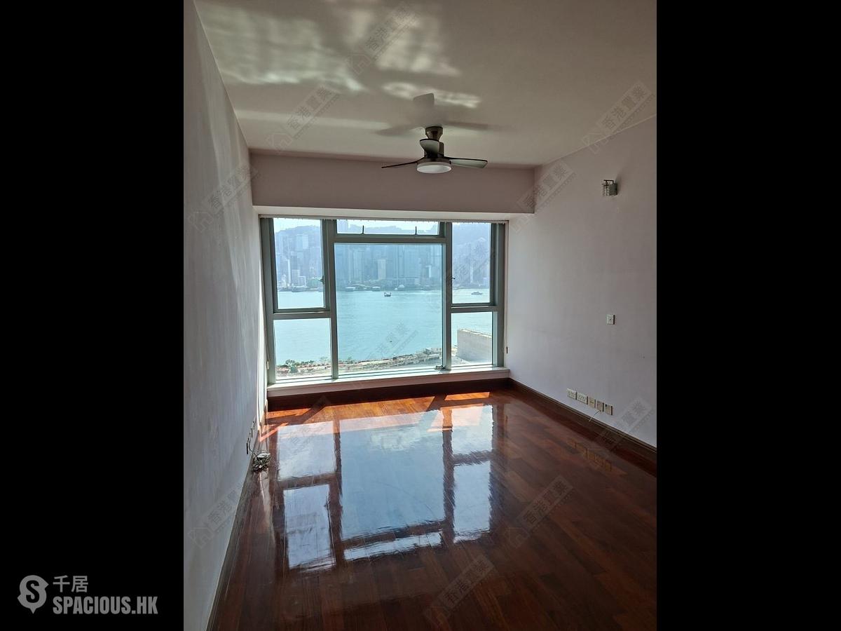 West Kowloon - The Harbourside 01