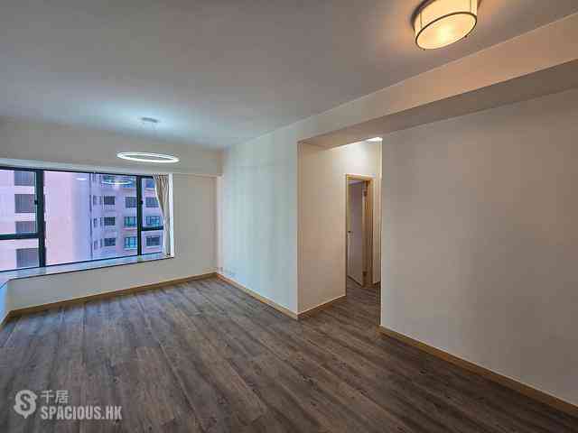 Mid Levels Central - Hillsborough Court 03