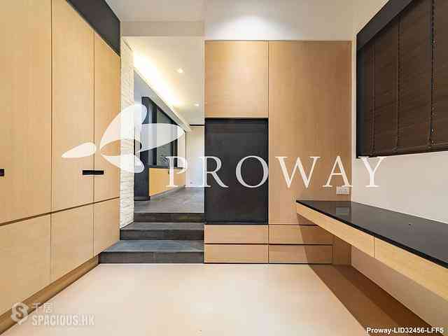 Happy Valley - Sanitarian Apartments 07