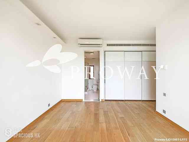 Chung Hom Kok - Cypresswaver Villas 06