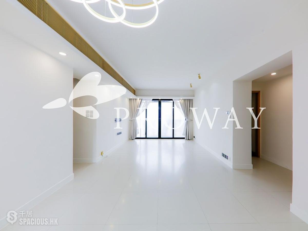 Happy Valley - Beverly Hill 01
