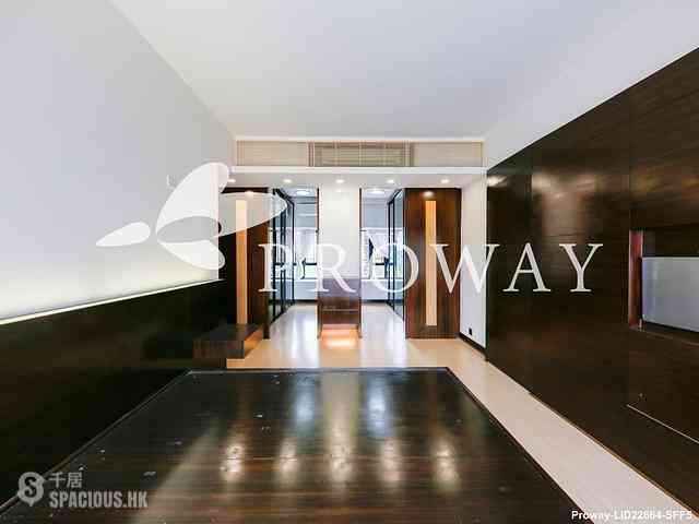Happy Valley - Beverly Hill 06
