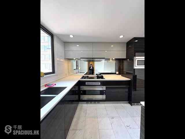 Tung Chung - The Visionary Tower 3 04