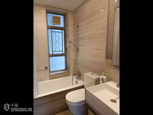 Sai Ying Pun - Island Crest Block 2 03