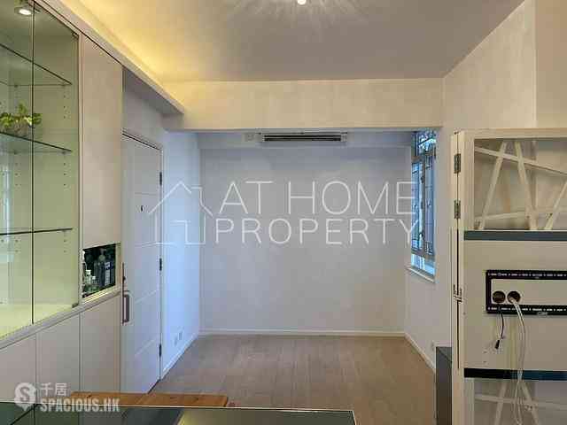 Sai Ying Pun - Golden Phoenix Court 01