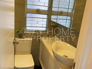 Sai Ying Pun - Golden Phoenix Court 08