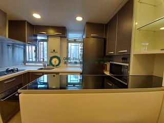 Sai Ying Pun - Golden Phoenix Court 03