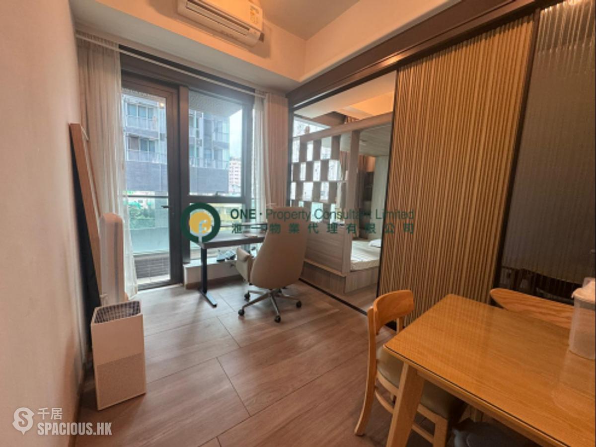 Sai Ying Pun - Two・Artlane 01