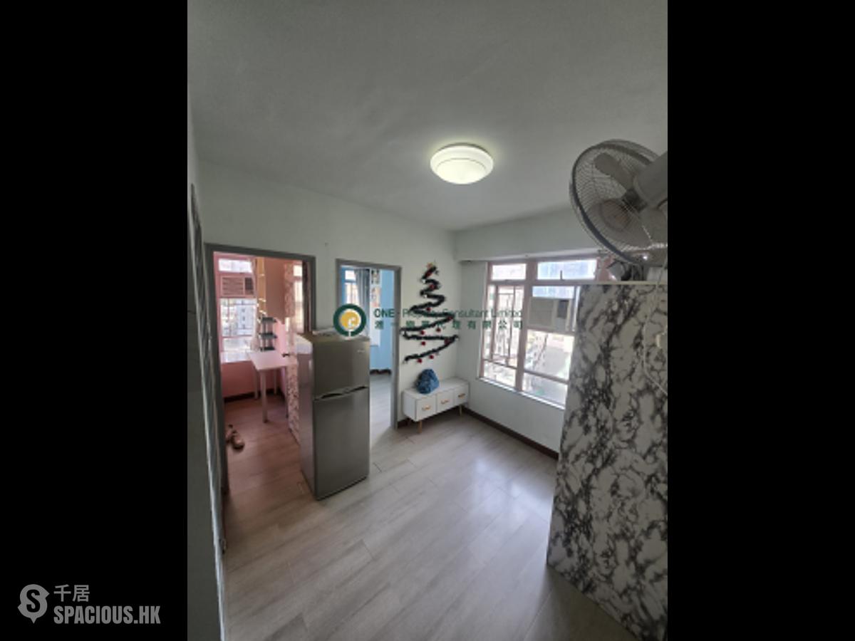 Sai Ying Pun - Kam Kwan Building 01