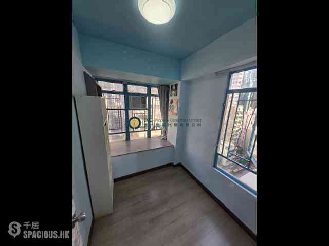 Sai Ying Pun - Kam Kwan Building 02