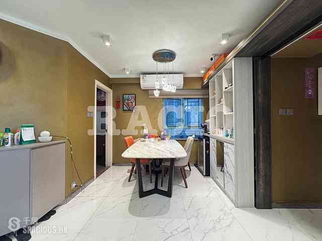 Mid Levels Central - Goldwin Heights 04