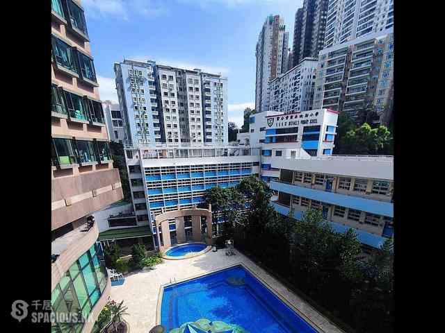 Fortress Hill - Le Sommet Block 2 01