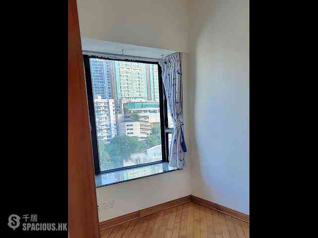 Fortress Hill - Le Sommet Block 2 03
