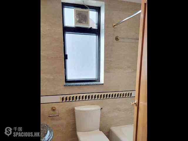 Fortress Hill - Le Sommet Block 2 05