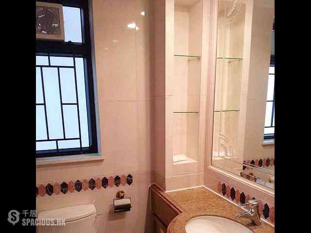 Fortress Hill - Le Sommet Block 2 07