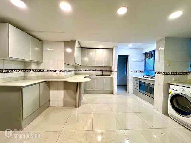 Mid Levels Central - May Tower Block 1 09