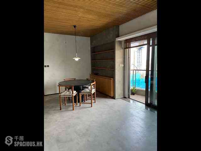 Mid Levels Central - Arezzo 01