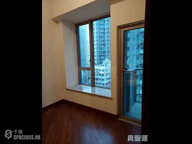 Wan Chai - The Avenue Phase 2 Block 2 03