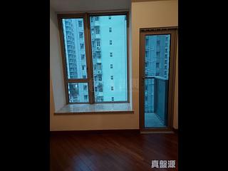 Wan Chai - The Avenue Phase 2 Block 2 05