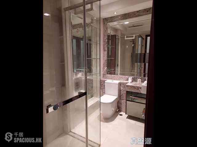 Wan Chai - The Avenue Phase 2 Block 2 06