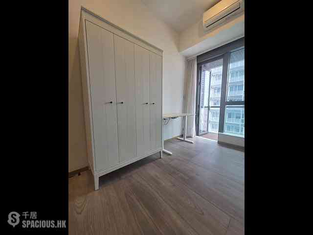 Sai Ying Pun - Two・Artlane 04