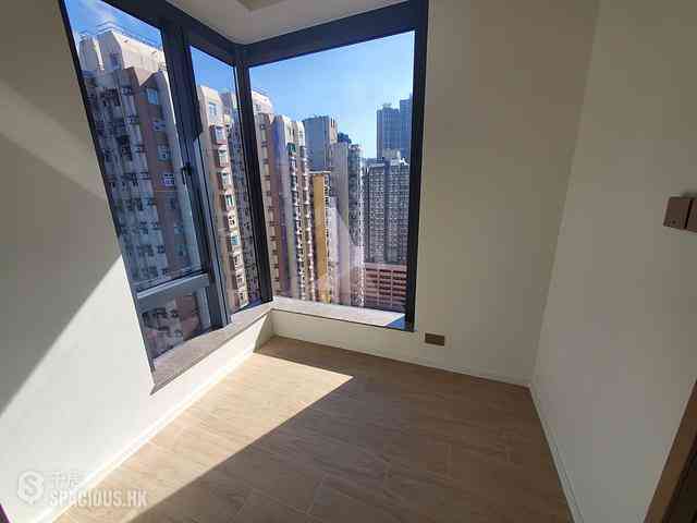 Sai Ying Pun - Des Voeux W Residence 02
