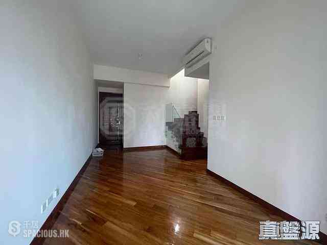 Wan Chai - The Avenue Phase 2 Block 2 04
