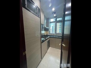 Wan Chai - The Avenue Phase 2 Block 2 06