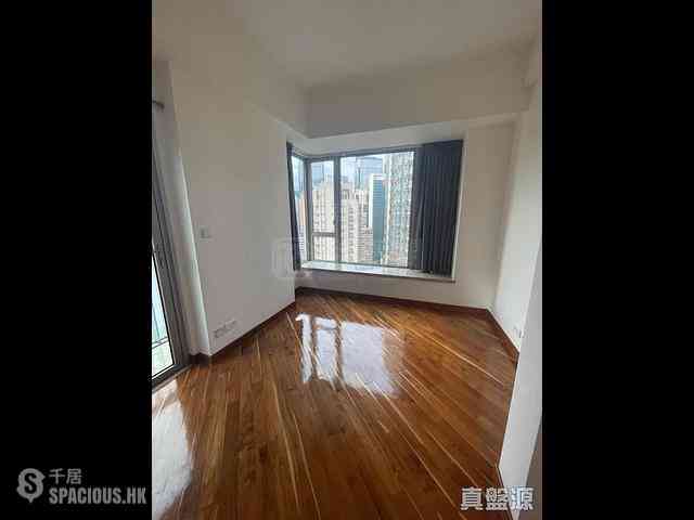 Wan Chai - The Avenue Phase 2 Block 2 08